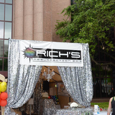 Bunnies 37 at The Wortham Center Fish Plaza <br><small>March 27, 2016</small>